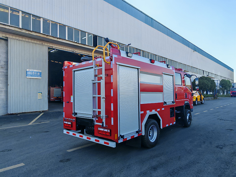 東風四驅3.5噸水罐消防車（全柴112KW）