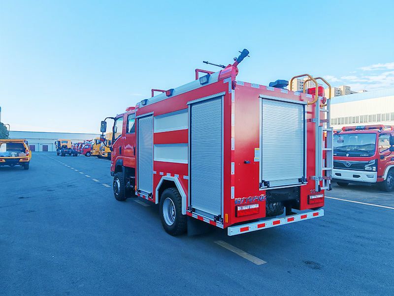 東風四驅3.5噸水罐消防車（全柴112KW）